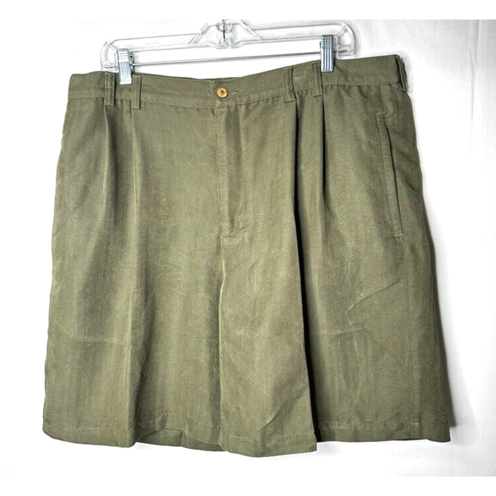 BREAKWATER Green Shorts Men 38 Polyester Slash Pockets Belt Loops